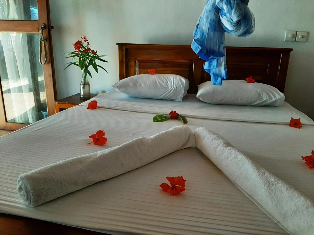 Lobster Beach Hotel Tangalle Esterno foto