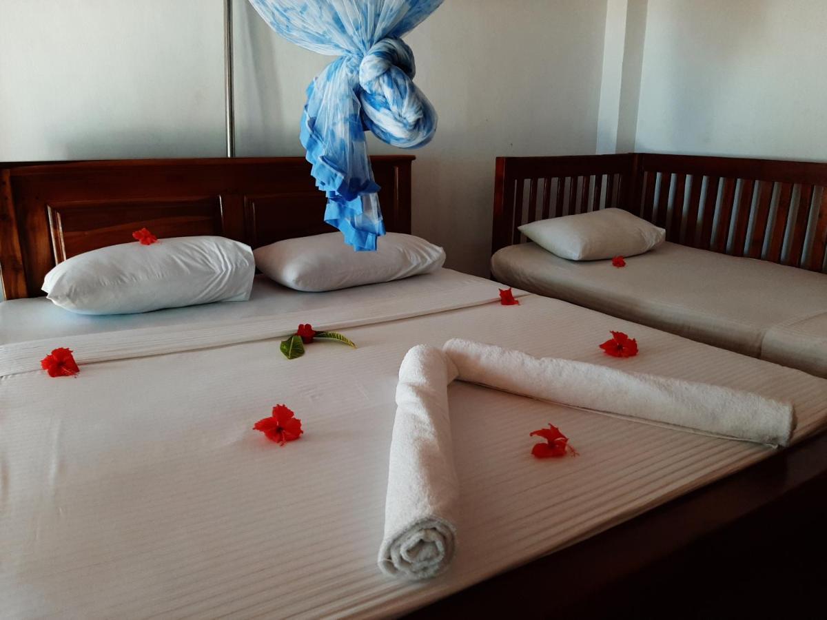 Lobster Beach Hotel Tangalle Esterno foto