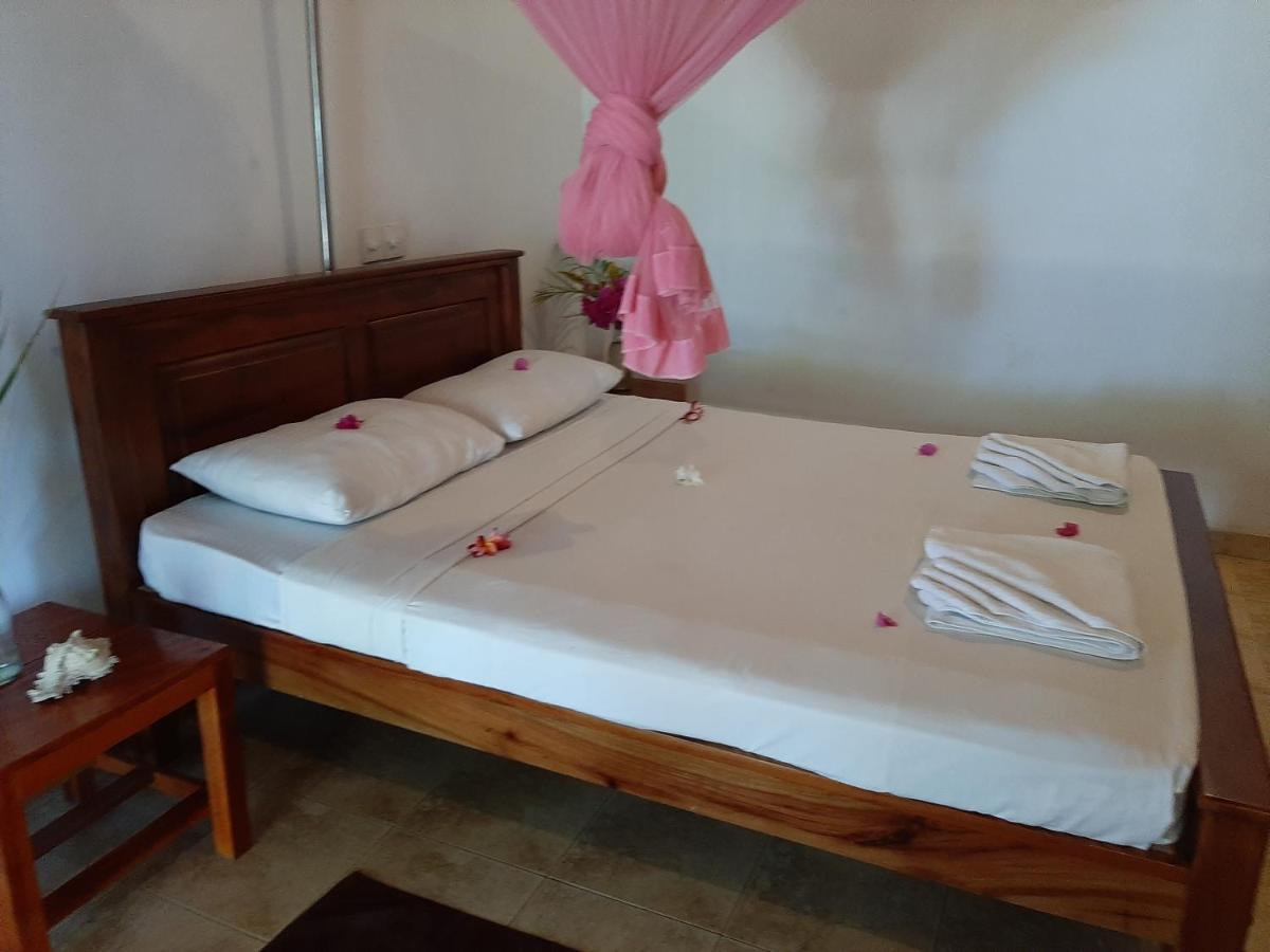 Lobster Beach Hotel Tangalle Esterno foto