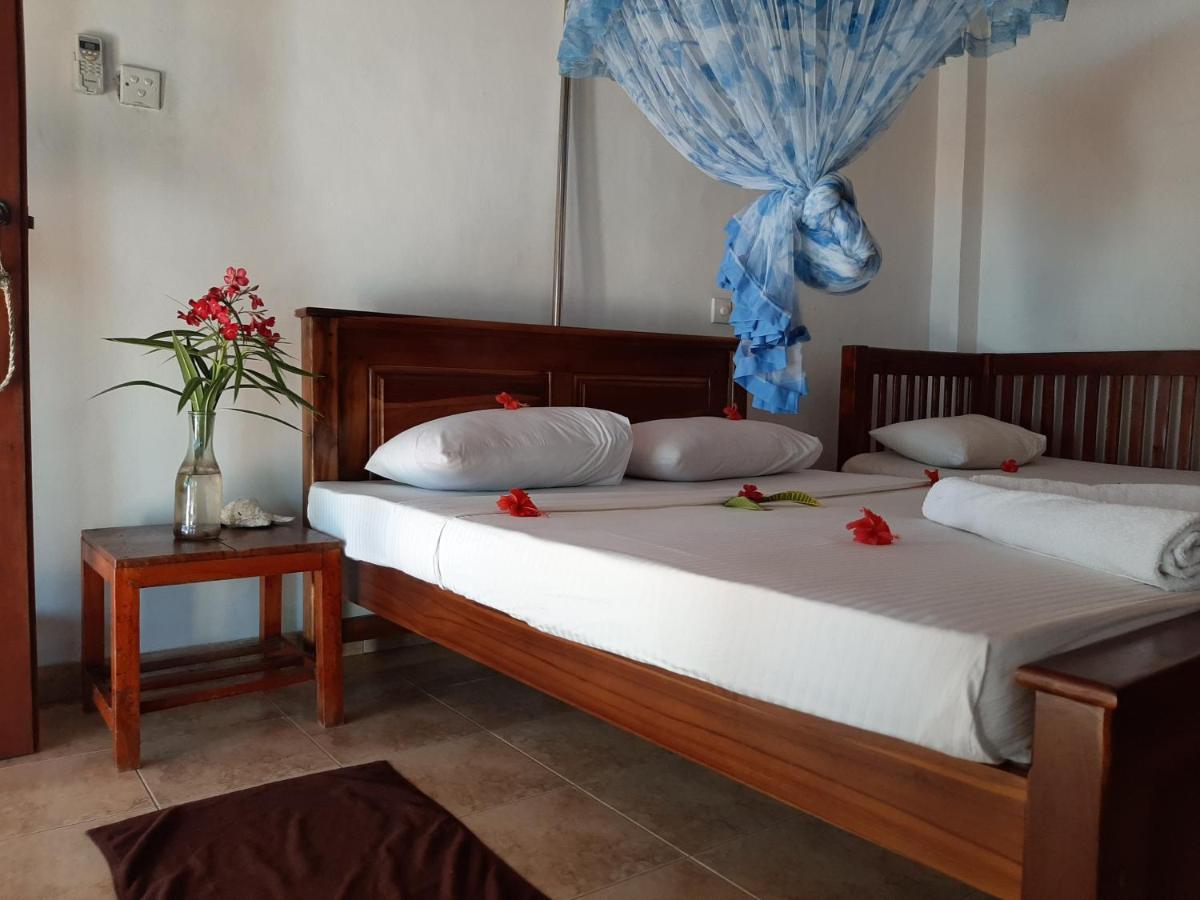 Lobster Beach Hotel Tangalle Esterno foto