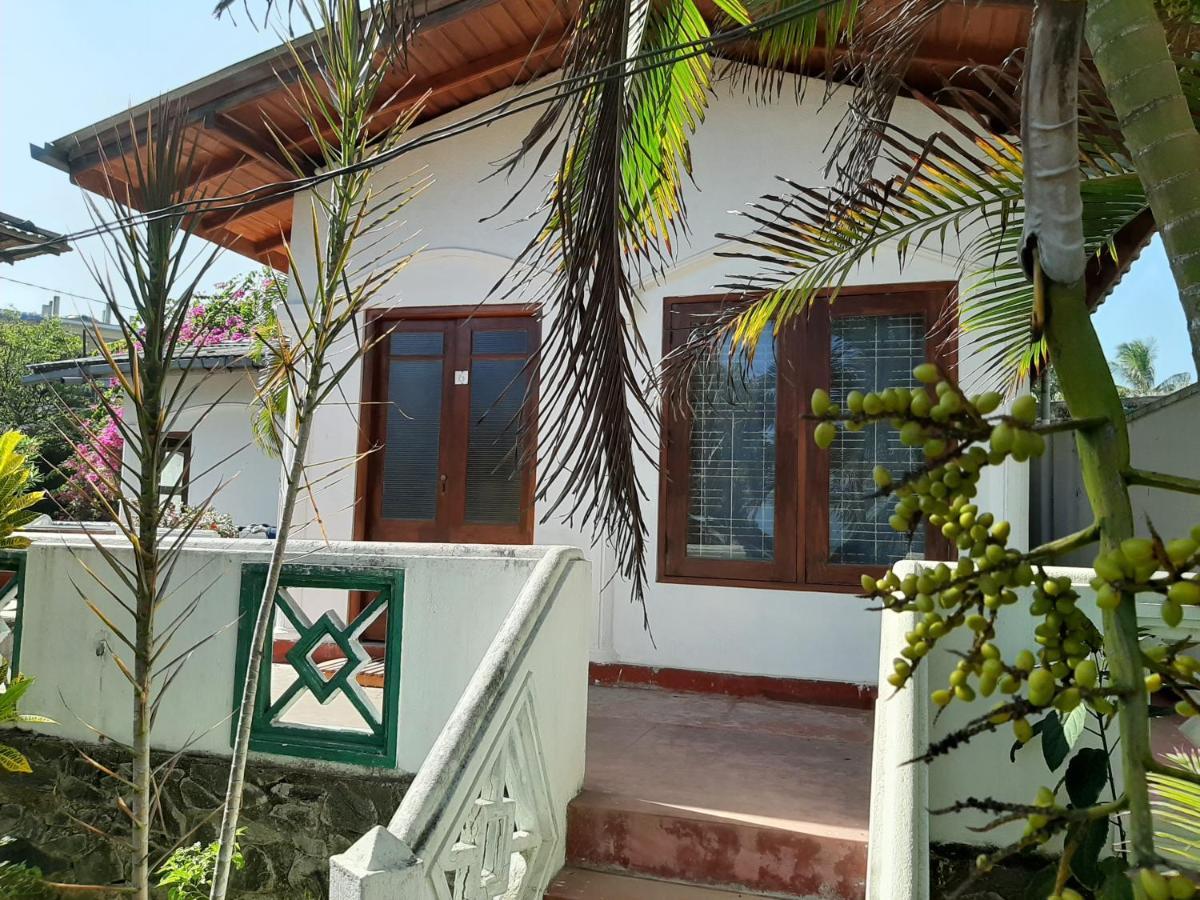 Lobster Beach Hotel Tangalle Esterno foto
