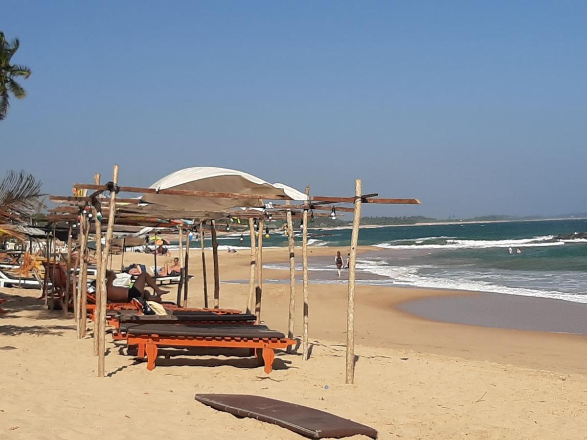 Lobster Beach Hotel Tangalle Esterno foto