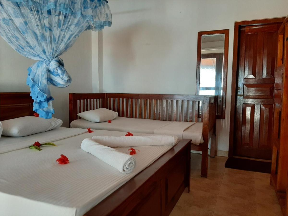 Lobster Beach Hotel Tangalle Esterno foto