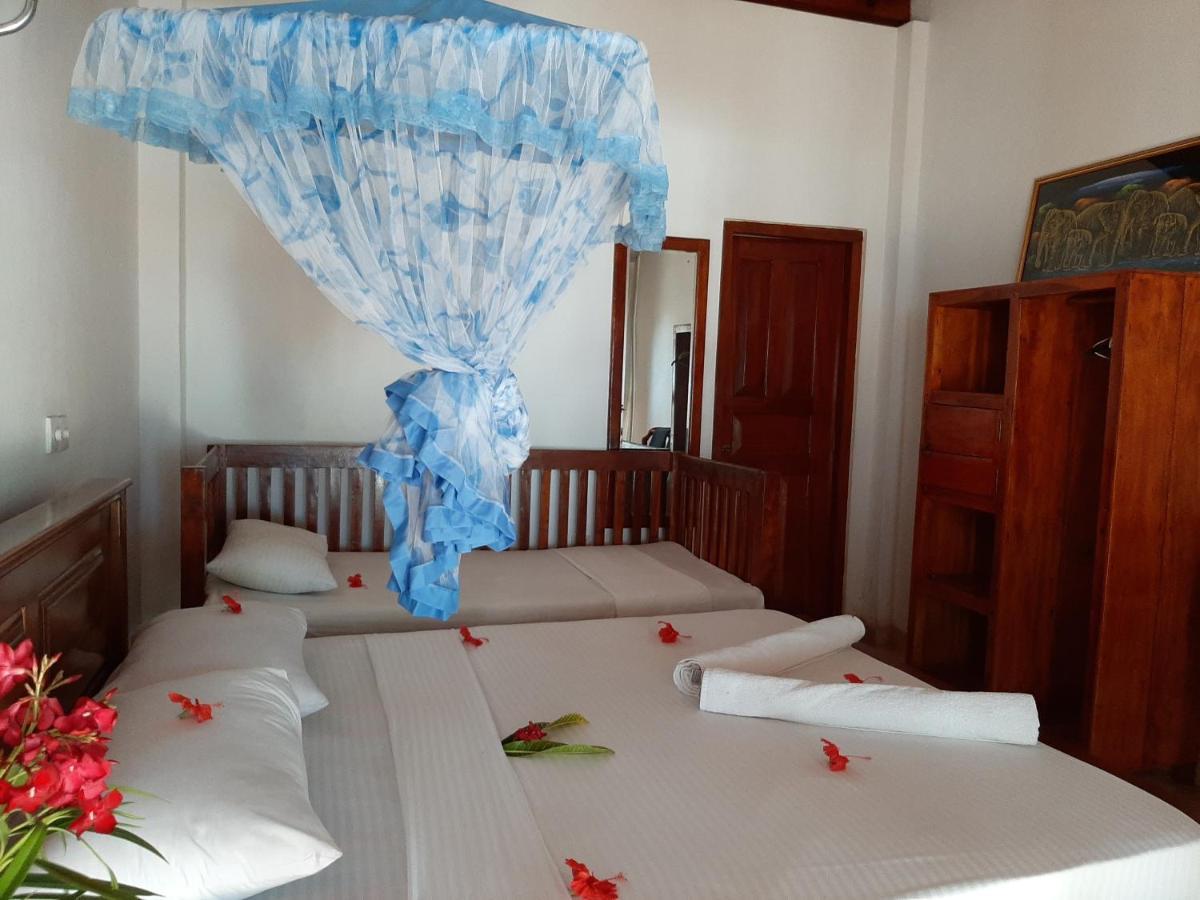 Lobster Beach Hotel Tangalle Esterno foto